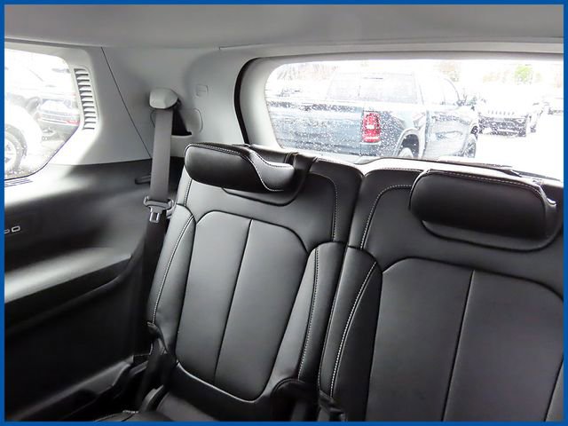 Used 2023 Jeep Grand Cherokee L Limited AWD/4WD image 11