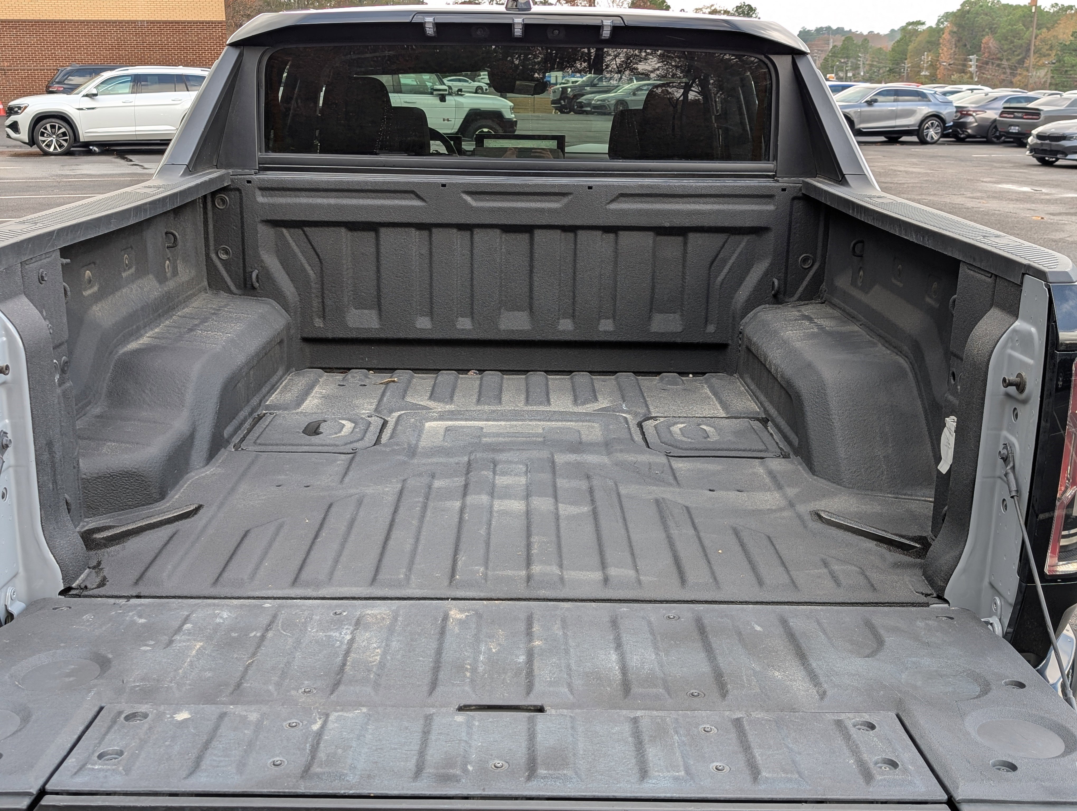 Used 2024 GMC Hummer EV 2X w/ LPO, Illumination Package image 18