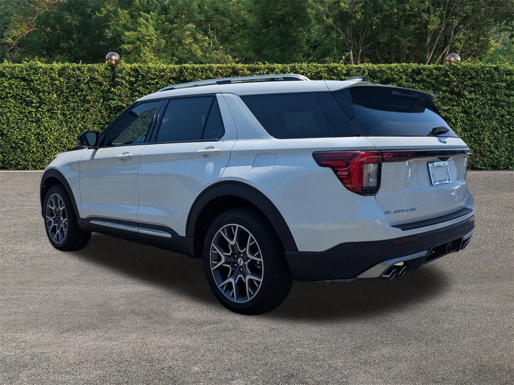 Used 2025 Ford Explorer Platinum w/ Ultimate Package image 7