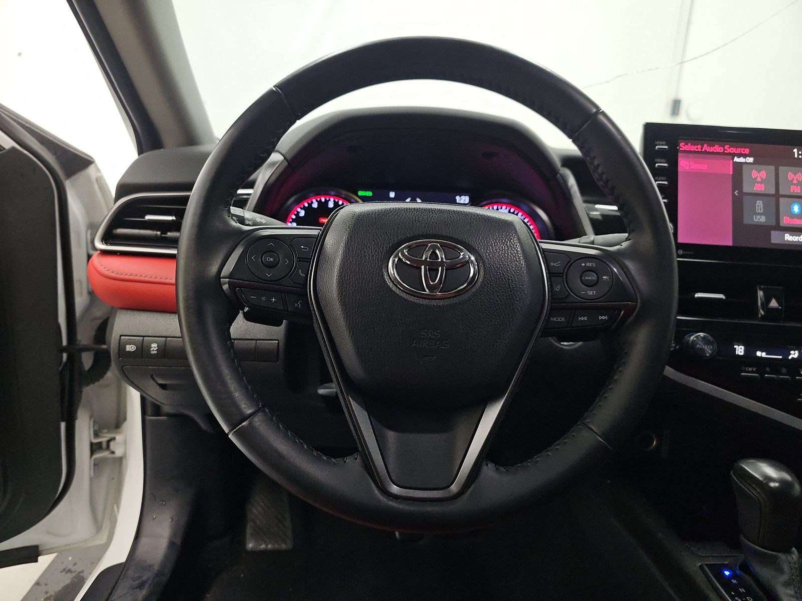 Used 2021 Toyota Camry XSE image 10