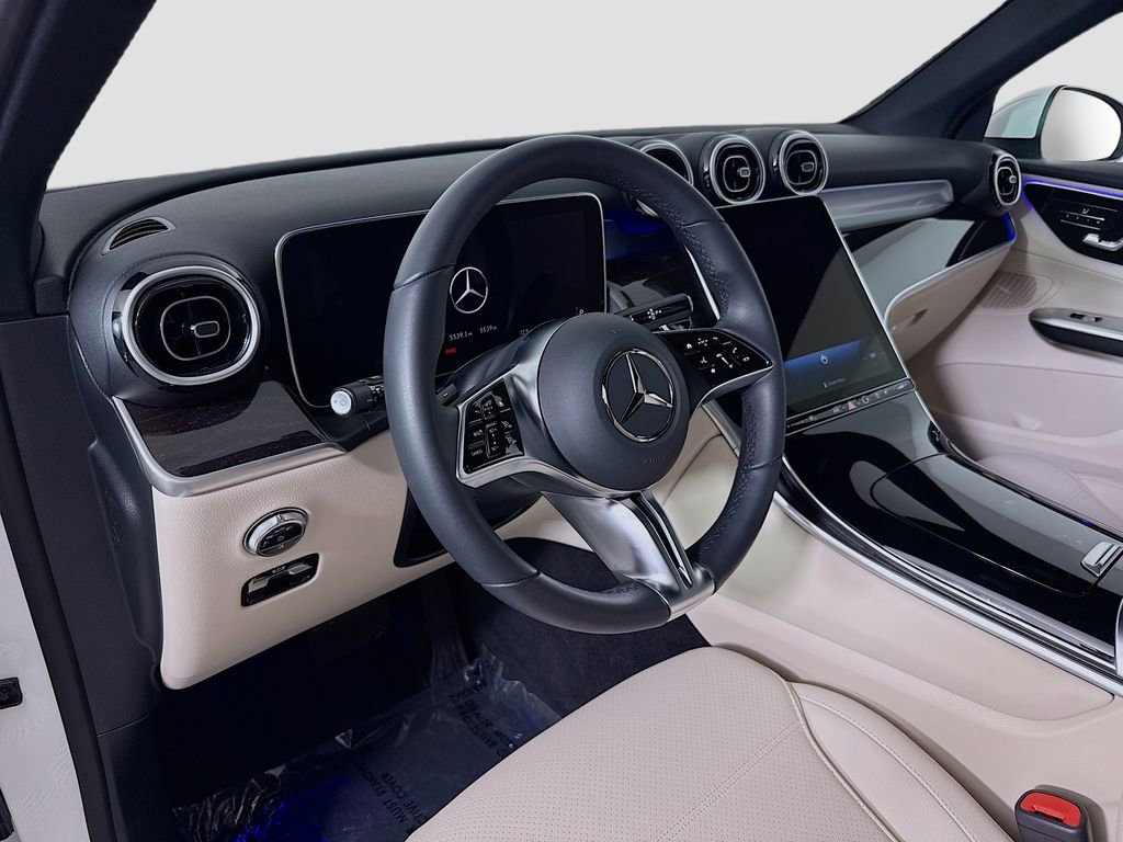 Used 2026 Mercedes-Benz GLC 300 4MATIC image 9