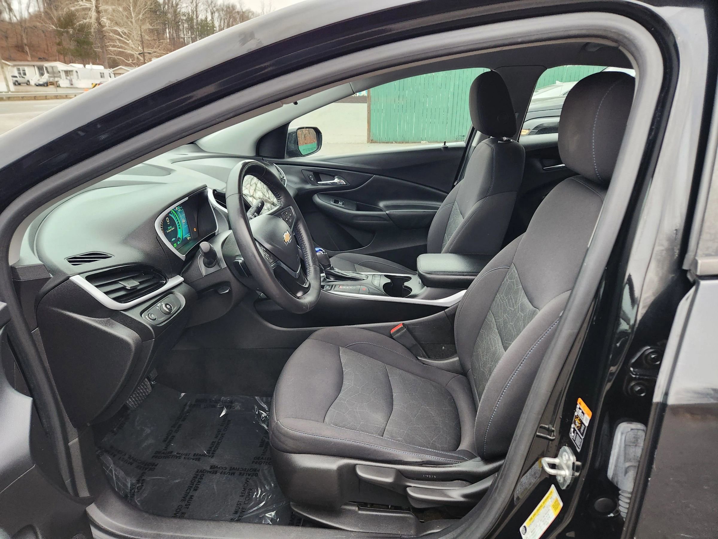 Used 2017 Chevrolet Volt LT w/ Comfort Package image 21