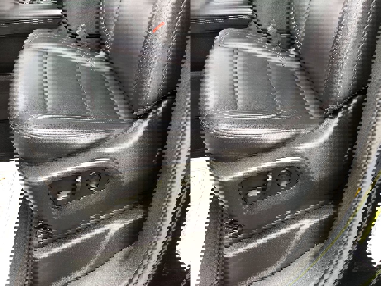 Used 2021 Chevrolet Suburban LT w/ LT Signature Plus Package image 16