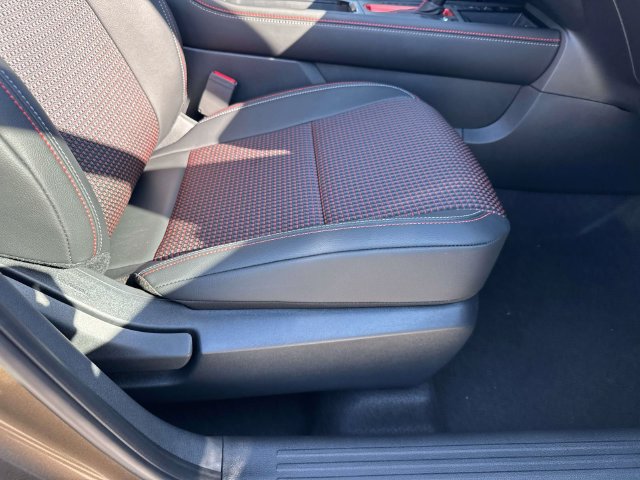 New 2027 Nissan Kicks SR FWD image 14