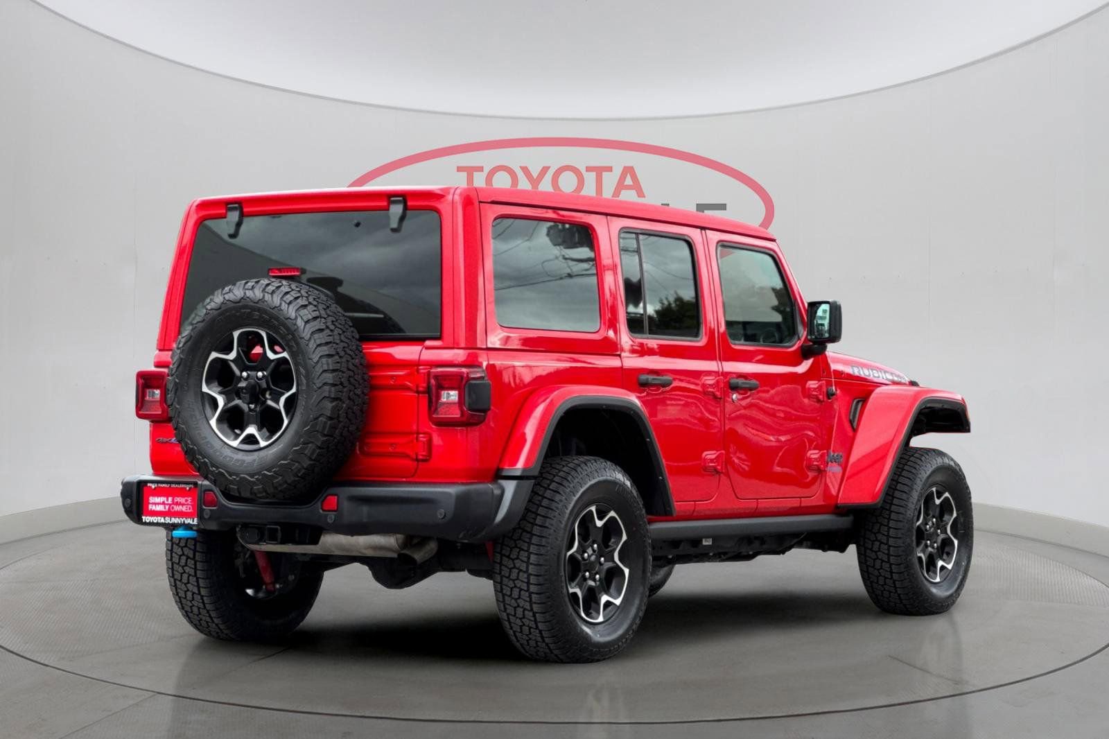 Used 2021 Jeep Wrangler Unlimited Rubicon 4xe w/ Steel Bumper Group AWD/4WD image 3