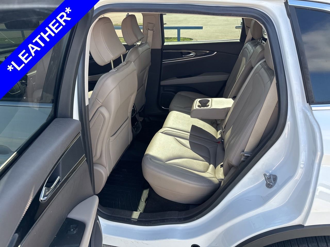 Used 2022 Lincoln Nautilus FWD w/ Premium Package image 6