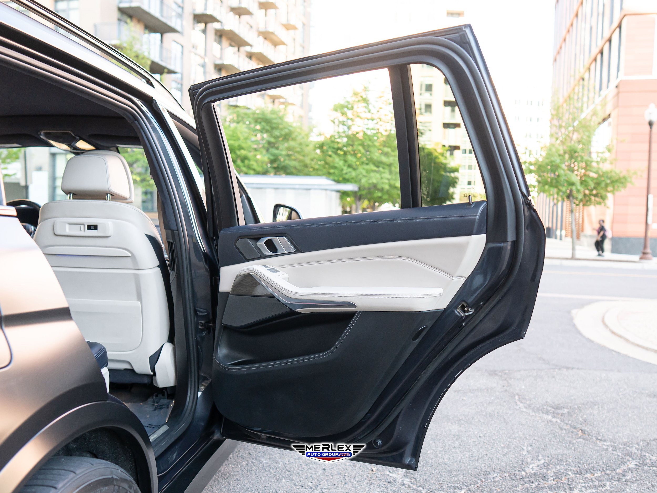 Used 2019 BMW X7 xDrive50i w/ Executive Package AWD/4WD image 52