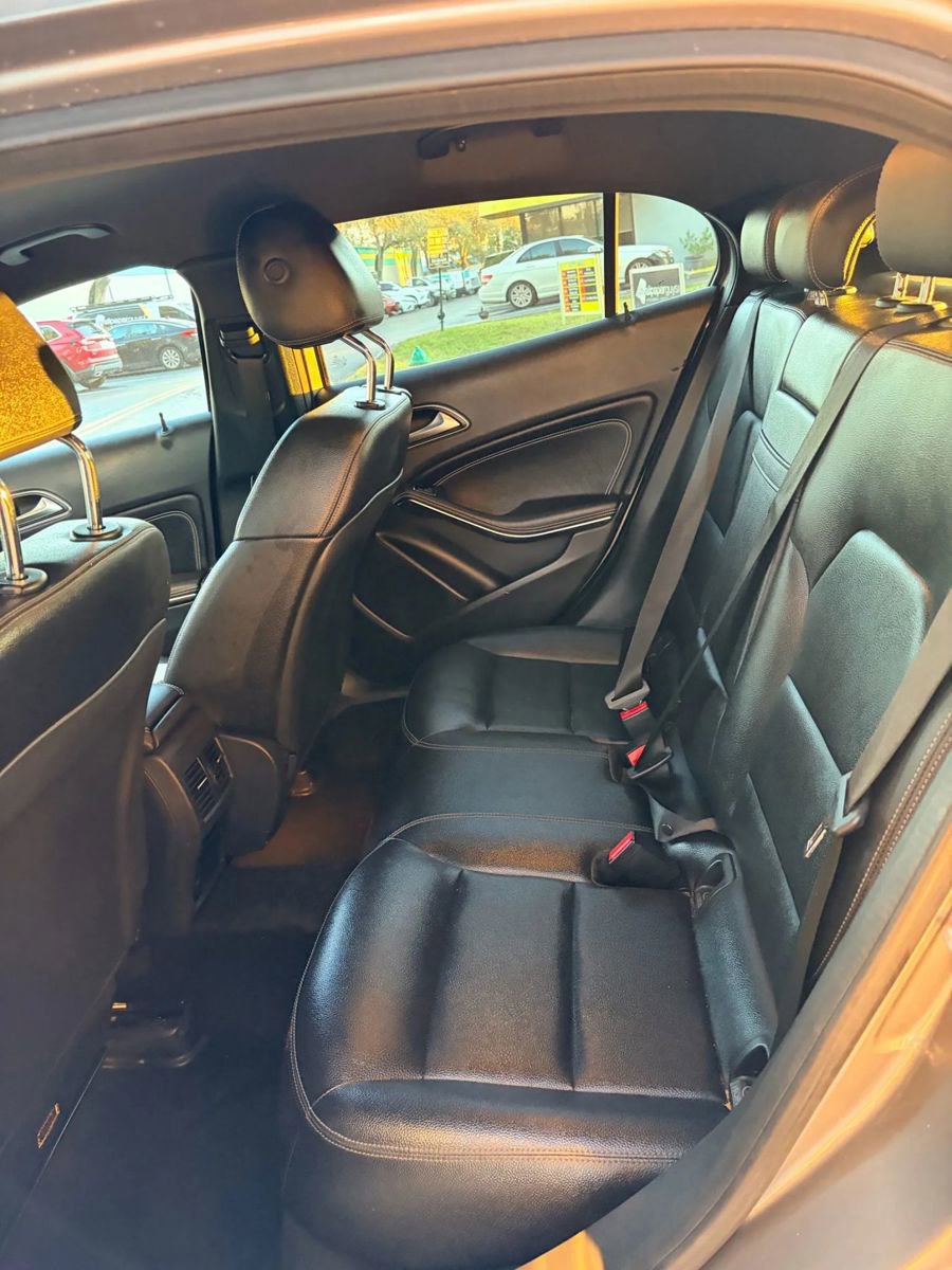 Used 2016 Mercedes-Benz GLA 250 4MATIC w/ Premium Package image 9