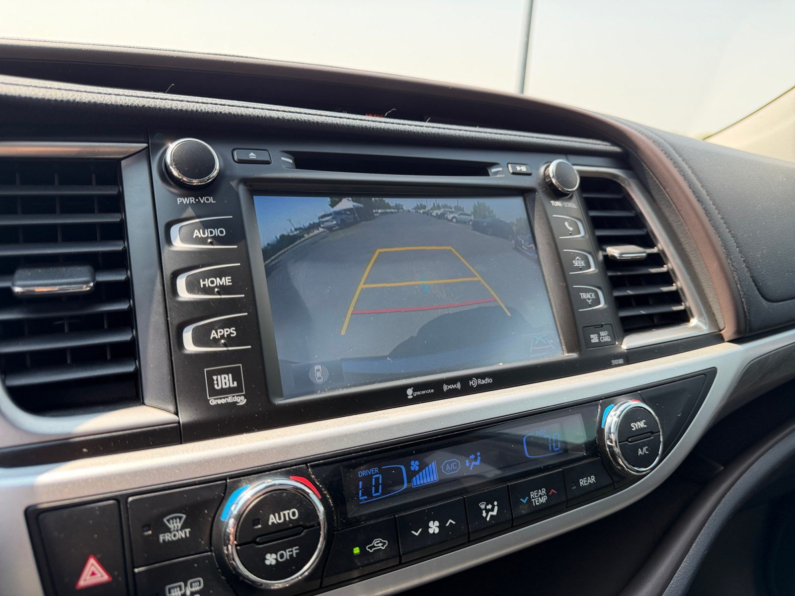 Used 2018 Toyota Highlander Limited Platinum AWD/4WD image 27