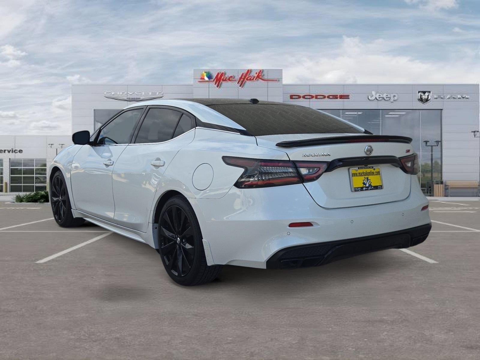 Used 2021 Nissan Maxima SR w/ Sport Mat Group FWD image 3