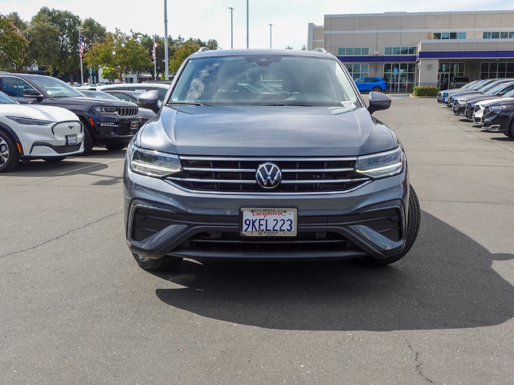 Used 2023 Volkswagen Tiguan SE FWD image 3