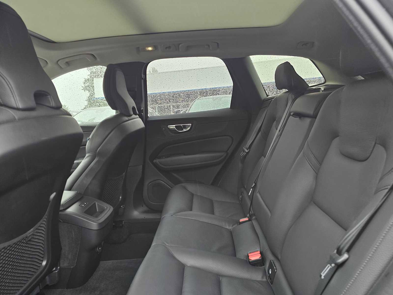 Certified 2025 Volvo XC60 B5 Plus image 17