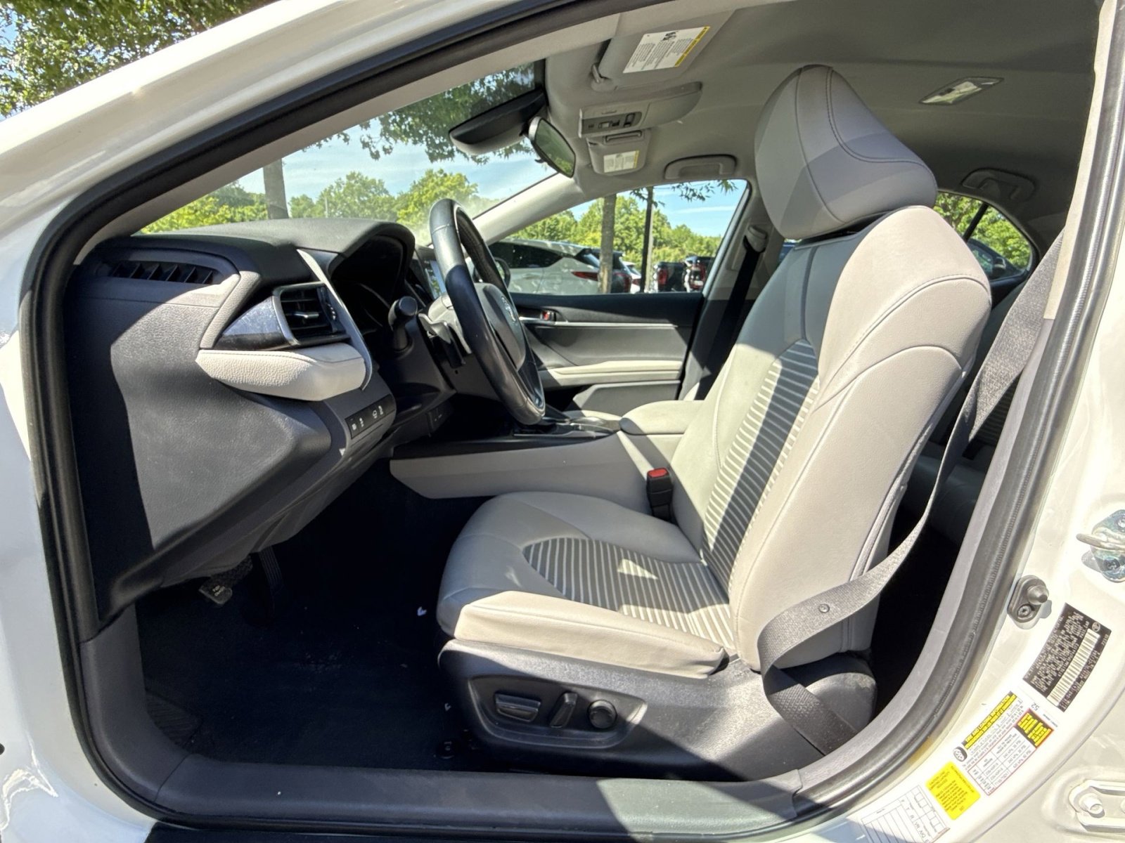 Used 2023 Toyota Camry SE FWD image 22