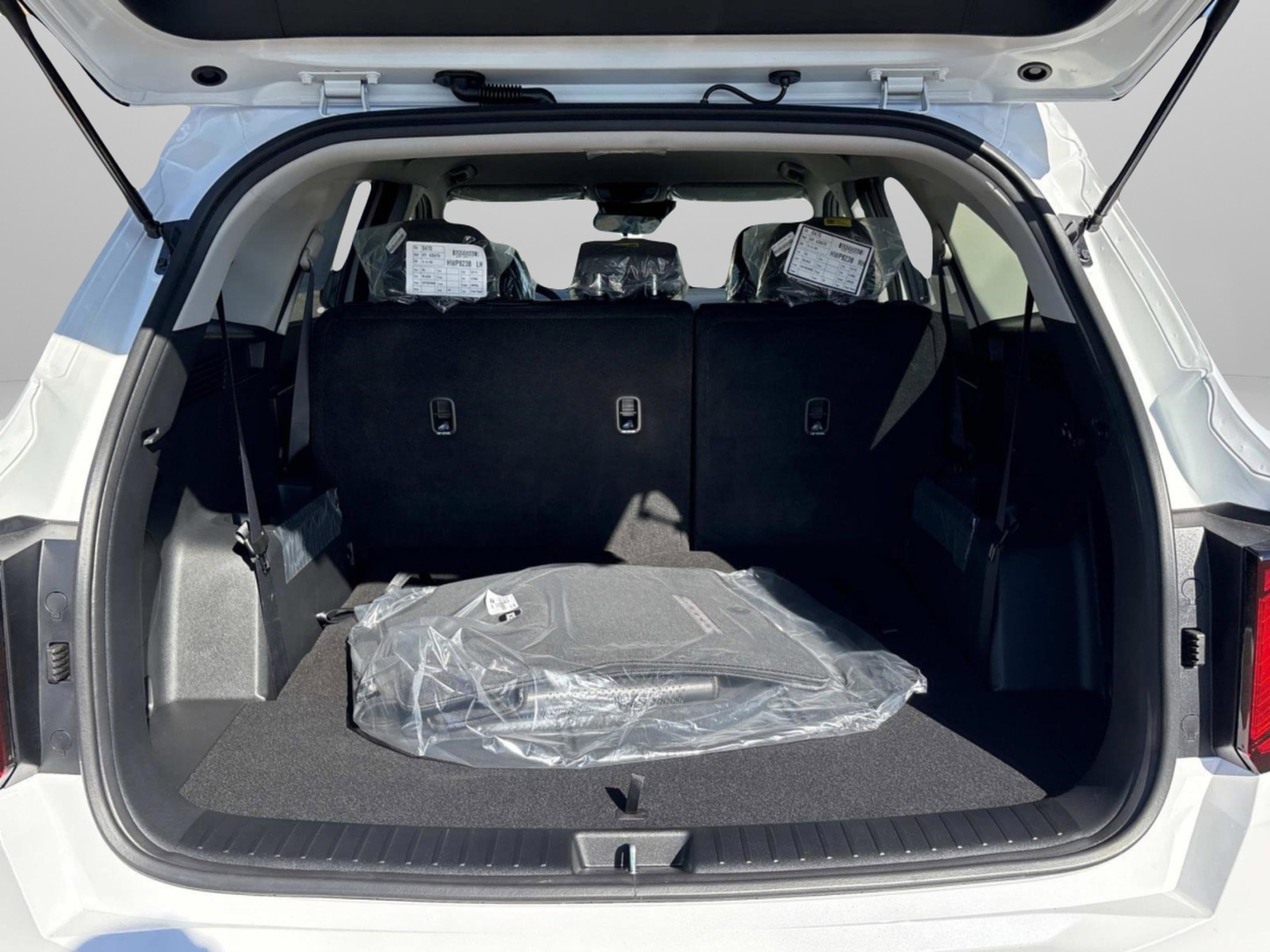 New 2026 Kia Sorento S image 13