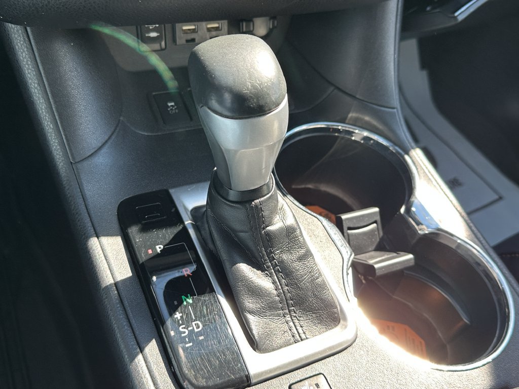 Used 2019 Toyota Highlander XLE FWD image 14