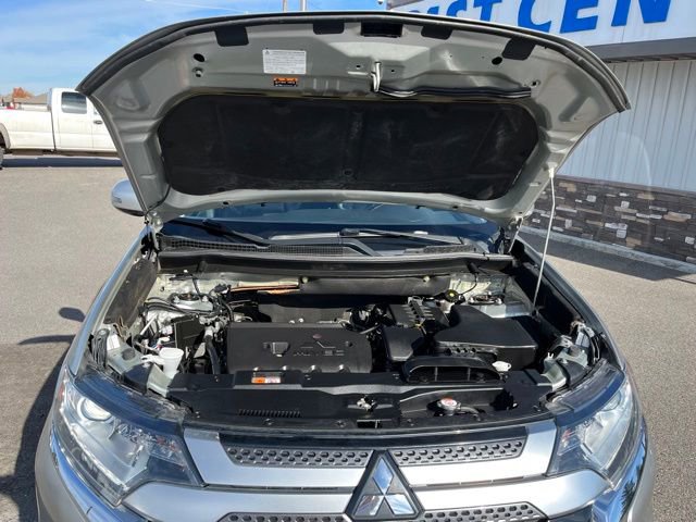 Used 2020 Mitsubishi Outlander SE image 28
