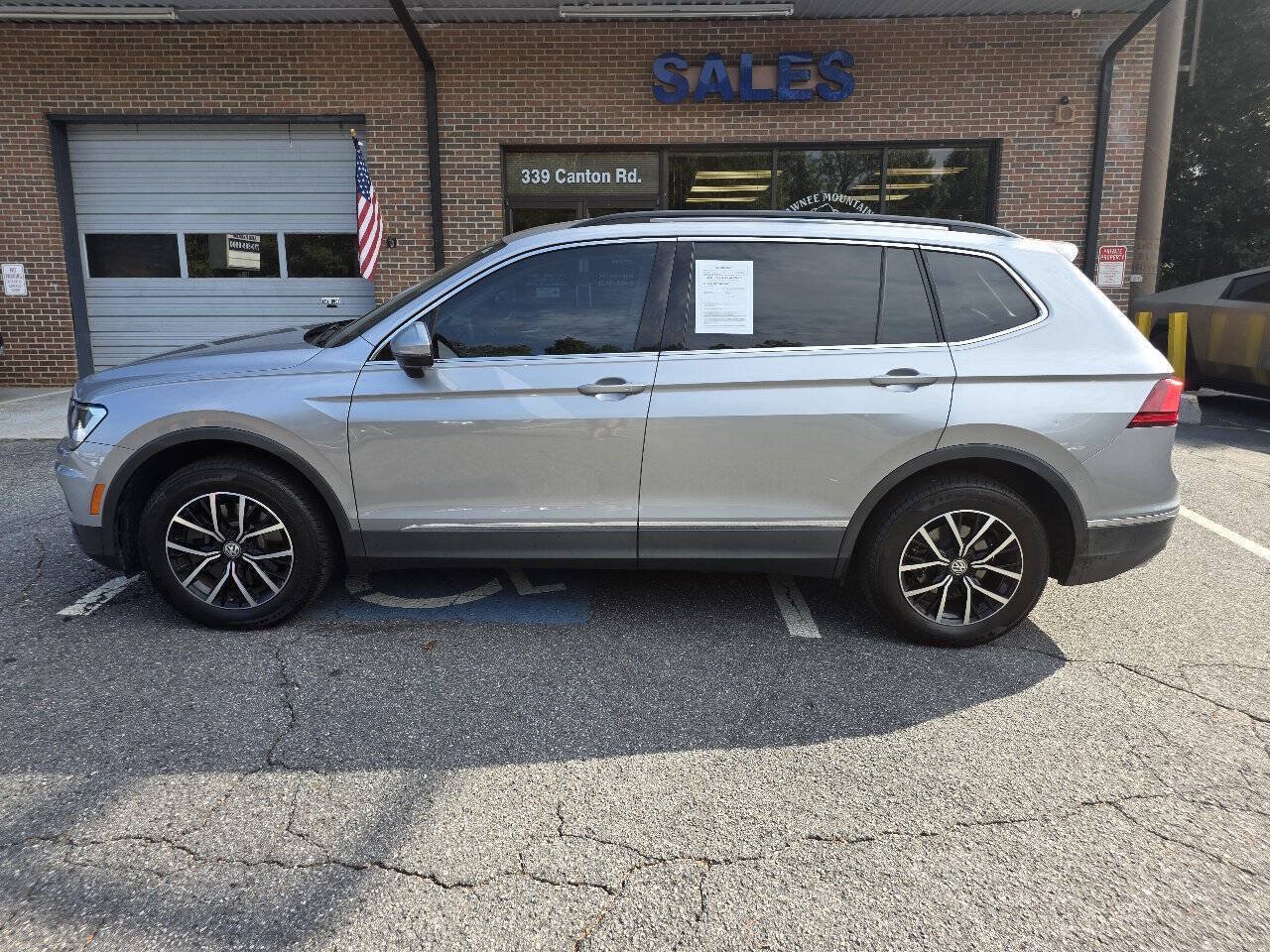 Used 2021 Volkswagen Tiguan S FWD image 3