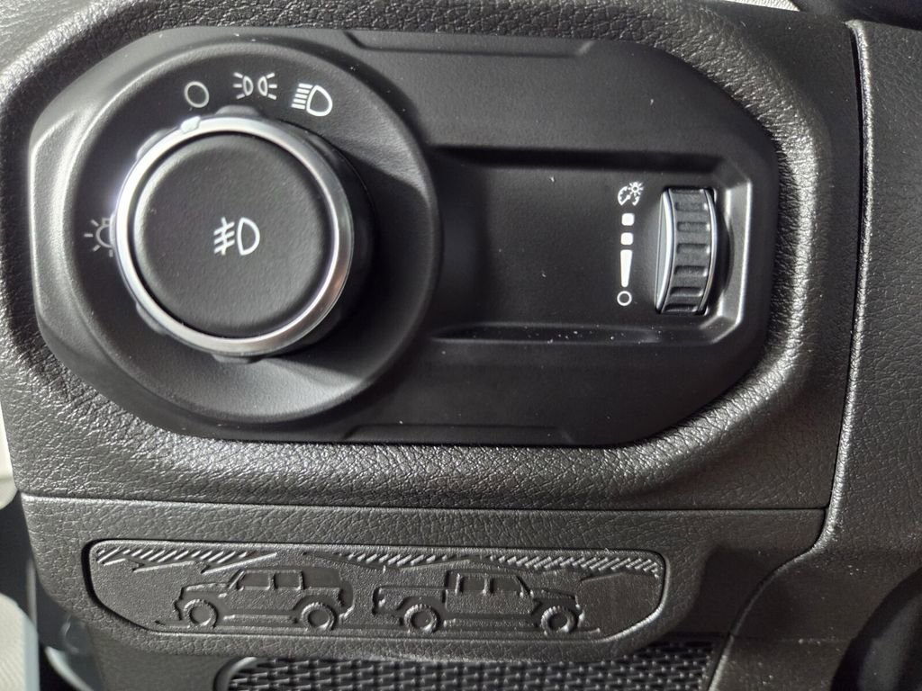 Used 2026 Jeep Wrangler Sport AWD/4WD image 18