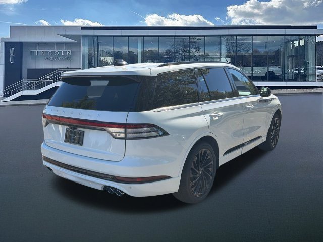 New 2027 Lincoln Aviator Reserve w/ Luxury Package RWD image 8