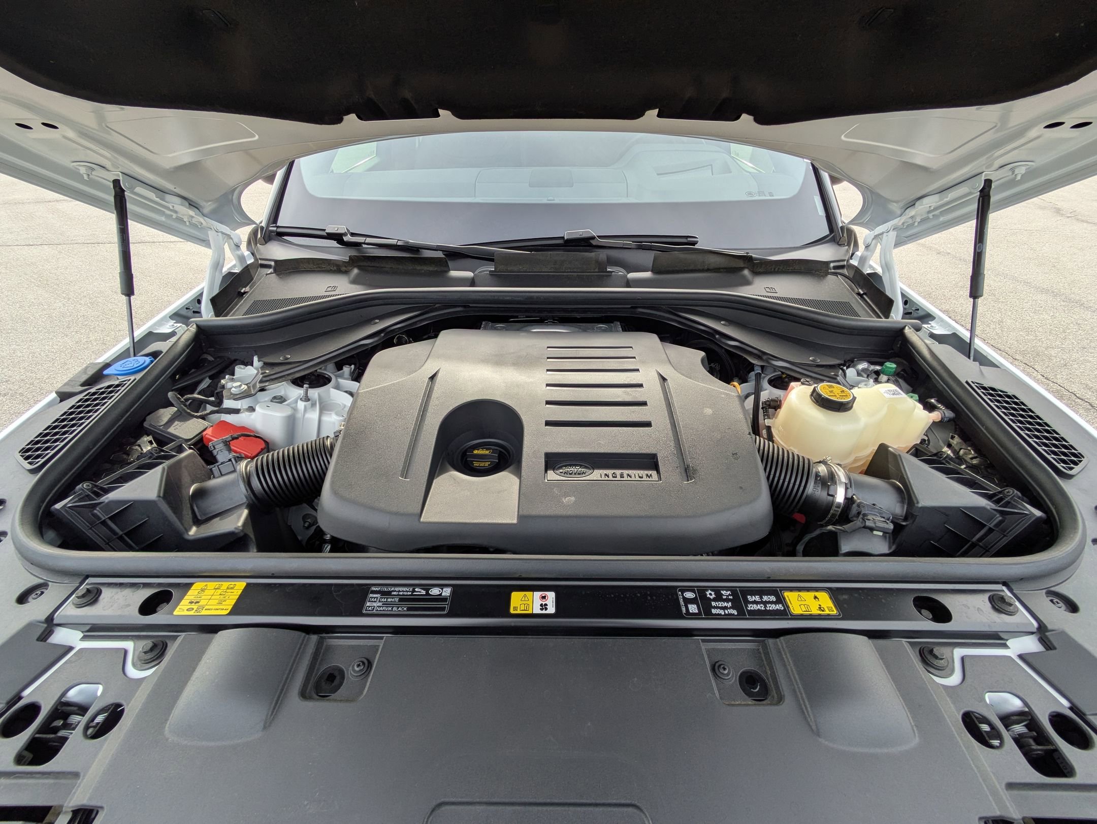 Used 2025 Land Rover Range Rover Sport SE image 31