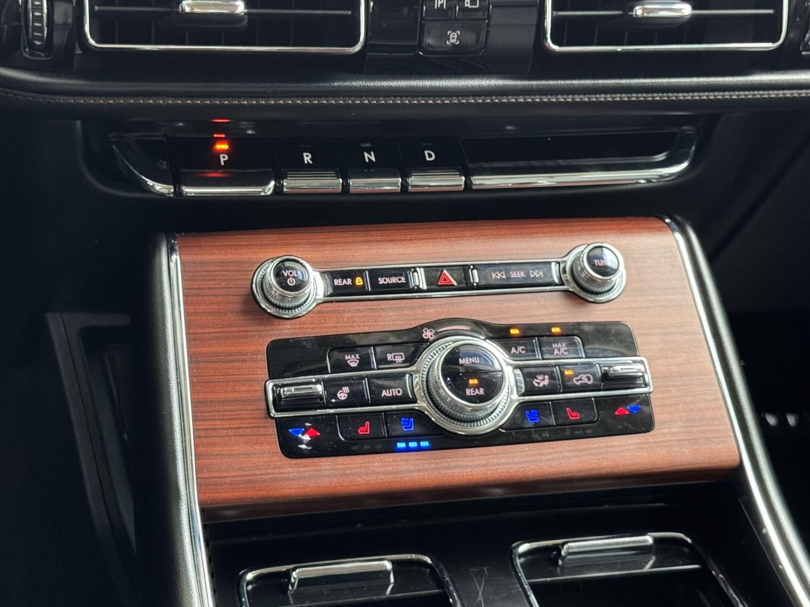 Used 2022 Lincoln Aviator Reserve w/ Elements Package Plus AWD/4WD image 12