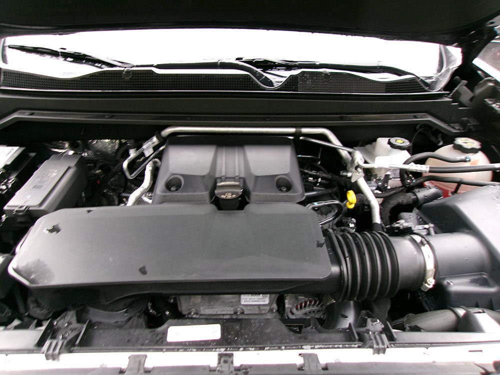 Used 2024 Chevrolet Colorado Z71 w/ Z71 Convenience Package 2 AWD/4WD image 9