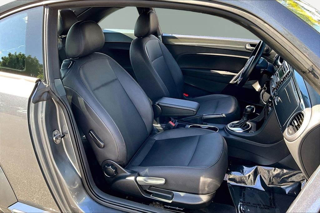 Used 2014 Volkswagen Beetle 2.5 image 26