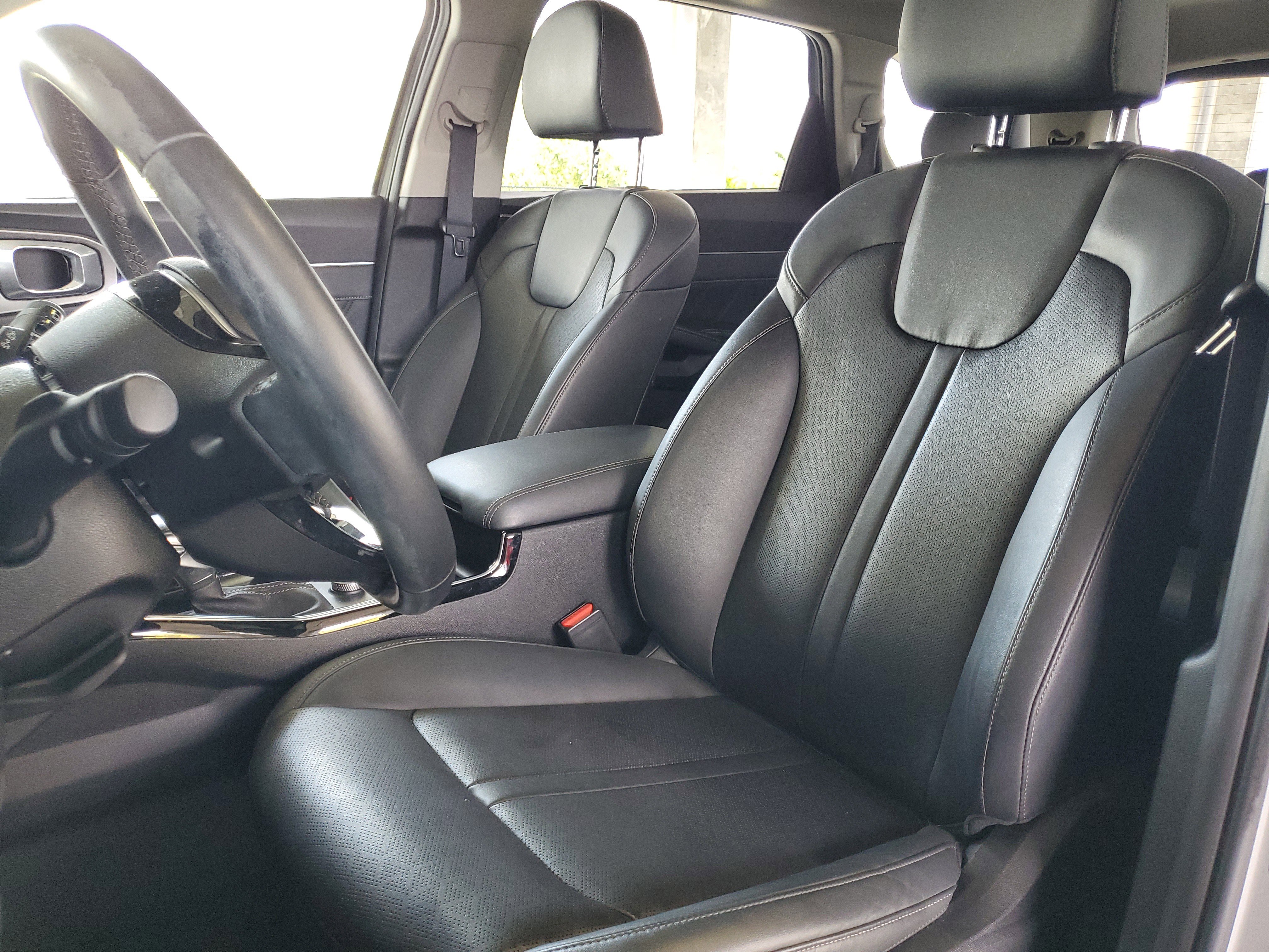 Used 2023 Kia Sorento SX image 18