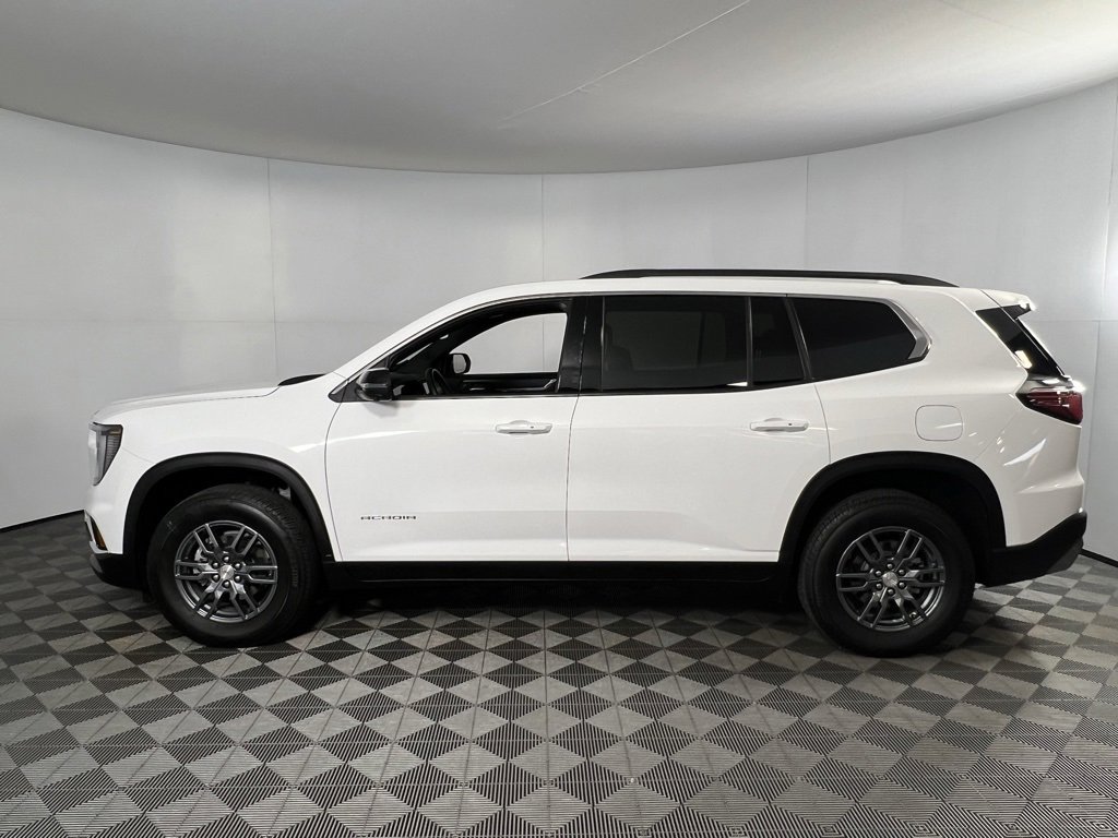 Used 2025 GMC Acadia Elevation image 11