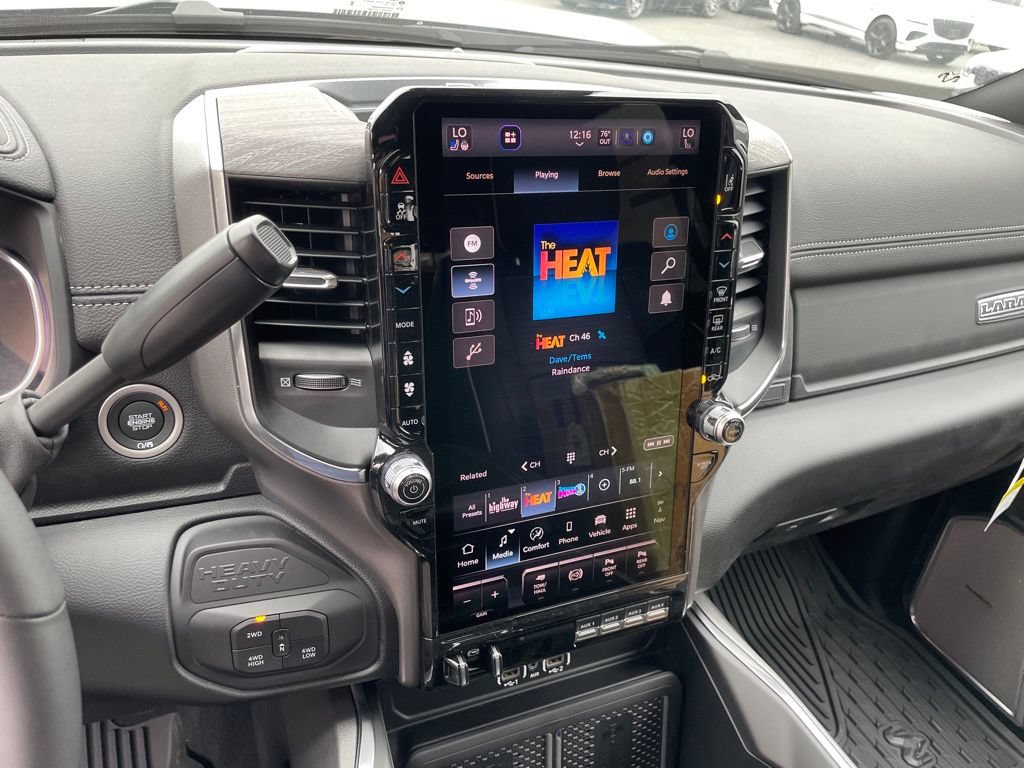New 2026 RAM 2500 Laramie AWD/4WD image 16
