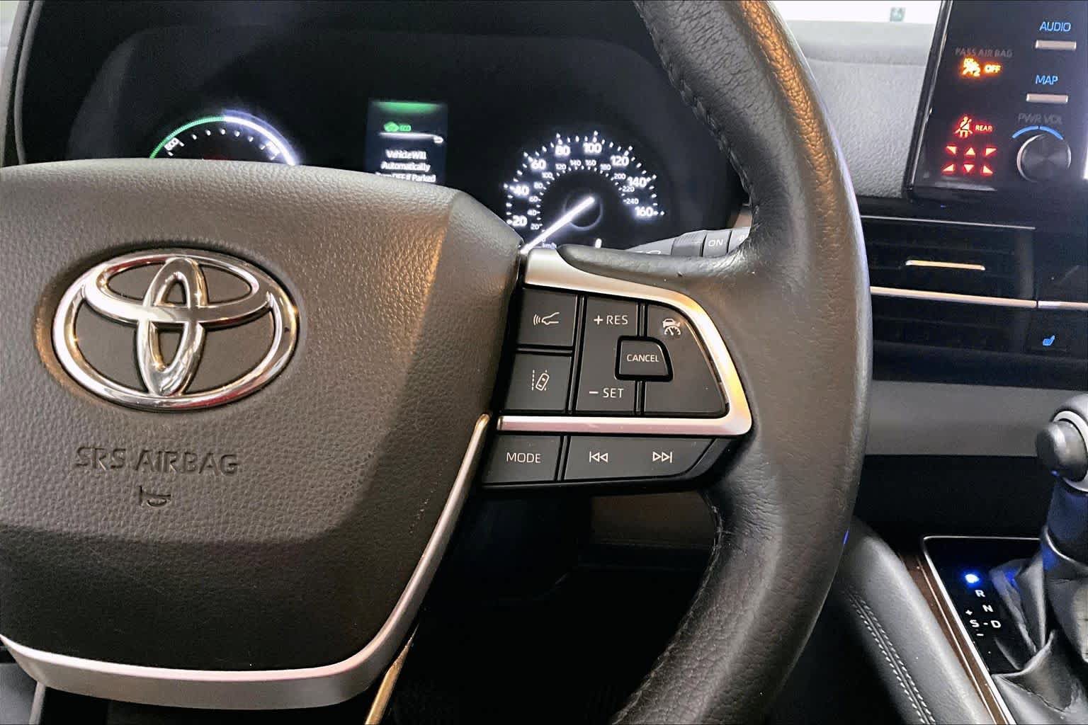 Used 2022 Toyota Sienna XLE image 23