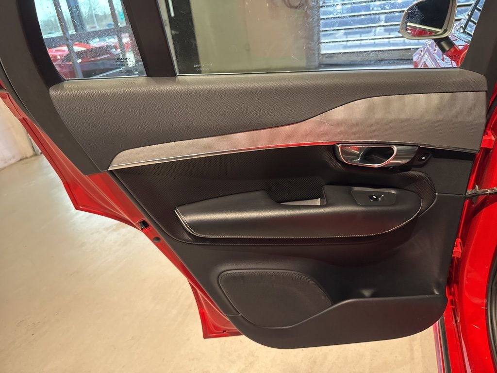 Used 2017 Volvo XC90 T5 R-Design FWD image 28