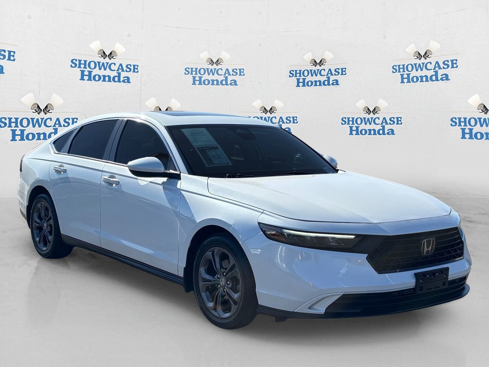 Used 2023 Honda Accord EX image 10