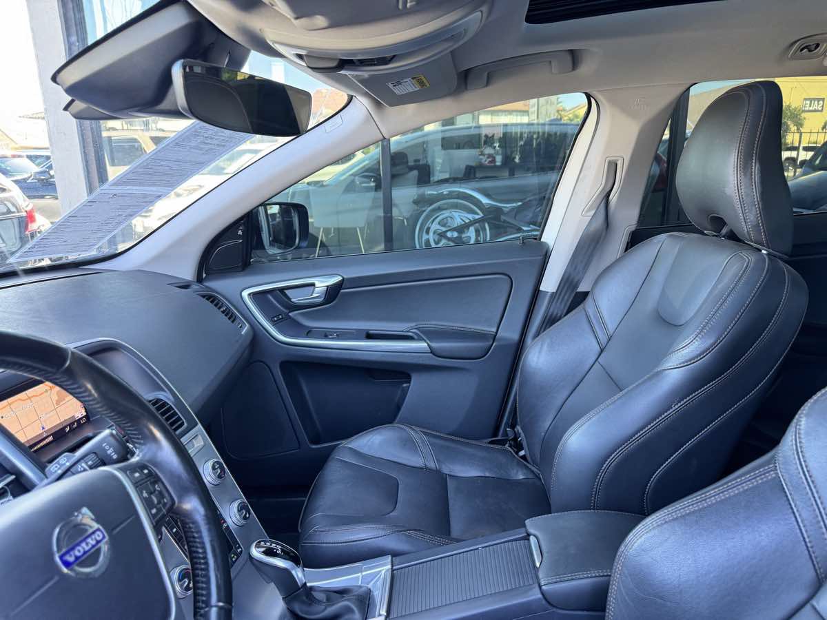 Used 2017 Volvo XC60 T6 Dynamic w/ Climate Package AWD/4WD image 33