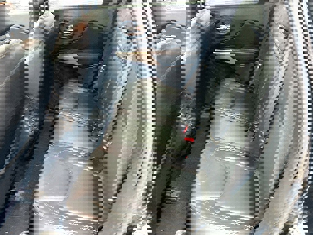 Used 2018 Jeep Cherokee Limited image 5