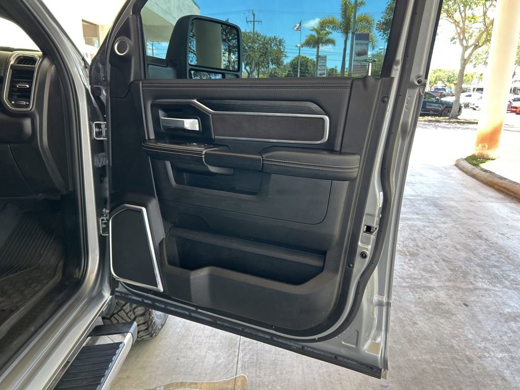 Used 2024 RAM 3500 Laramie w/ Night Edition AWD/4WD image 32