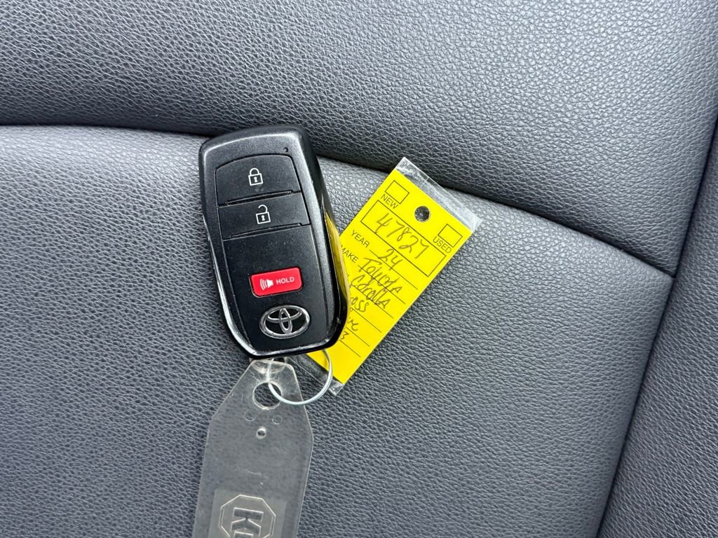 Used 2024 Toyota Corolla Cross XLE image 28