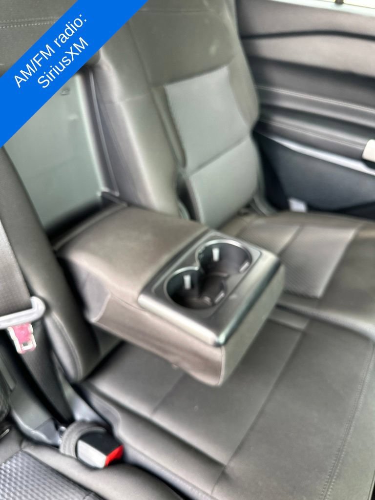 Used 2024 Ford Explorer XLT AWD/4WD image 9
