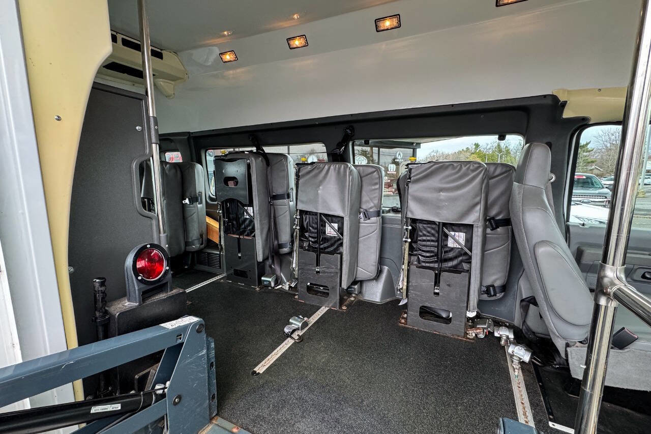 Used 2011 Ford E-350 and Econoline 350 Extended Super Duty w/ PWR Group RWD image 16