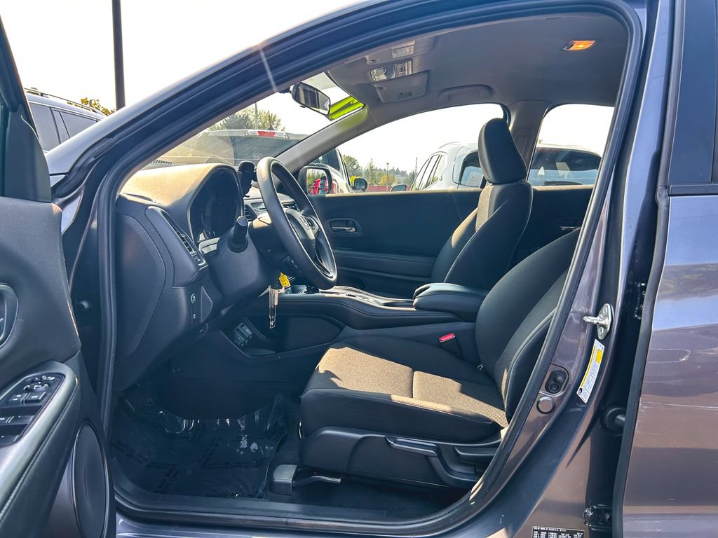 Used 2017 Honda HR-V LX image 12