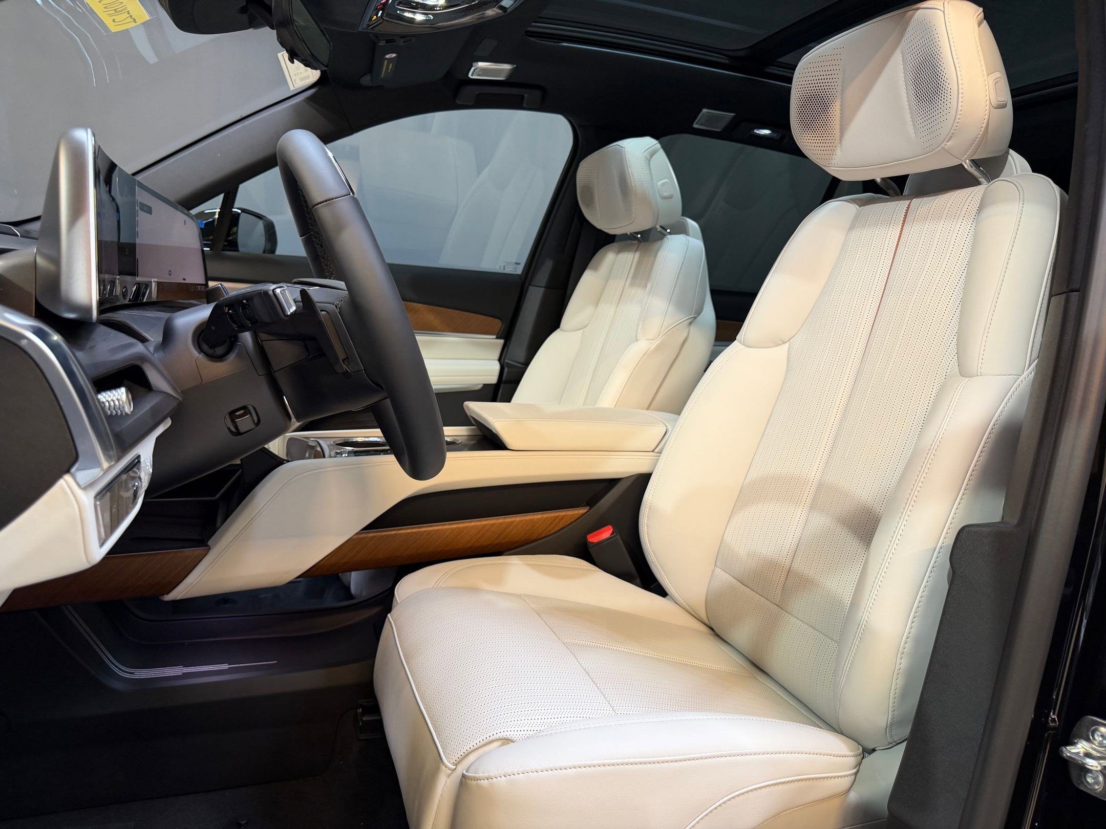 New 2026 Cadillac Vistiq Sport image 5