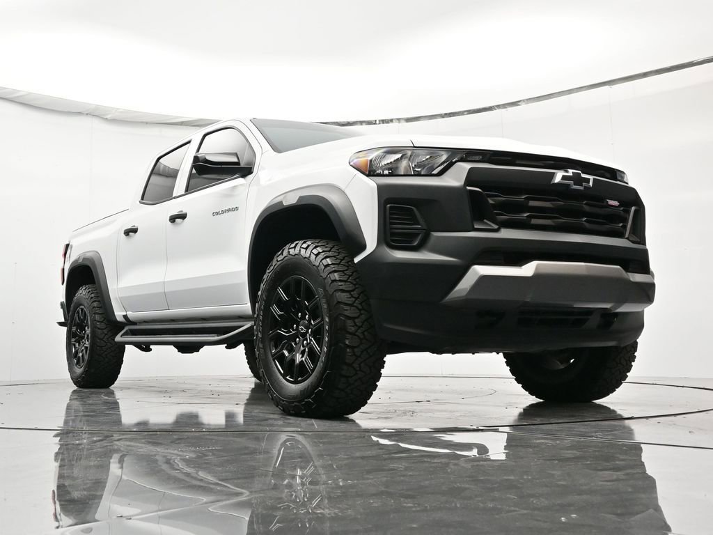 Certified 2024 Chevrolet Colorado Trail Boss w/ Advanced Trailering Package image 39