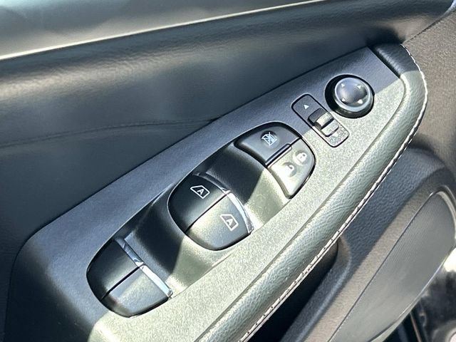 Used 2023 Nissan Maxima SL FWD image 18