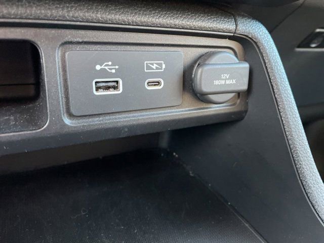 Used 2025 Honda Pilot Sport image 17