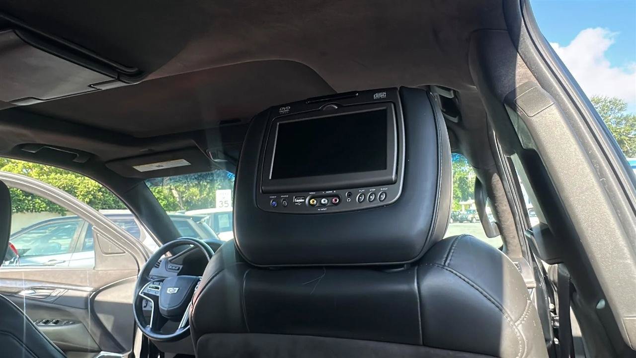 Used 2016 Cadillac Escalade ESV Platinum AWD/4WD image 38