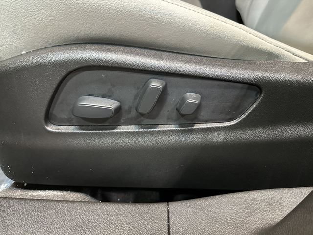 Used 2021 Cadillac XT4 Premium Luxury w/ Cold Weather Package image 16