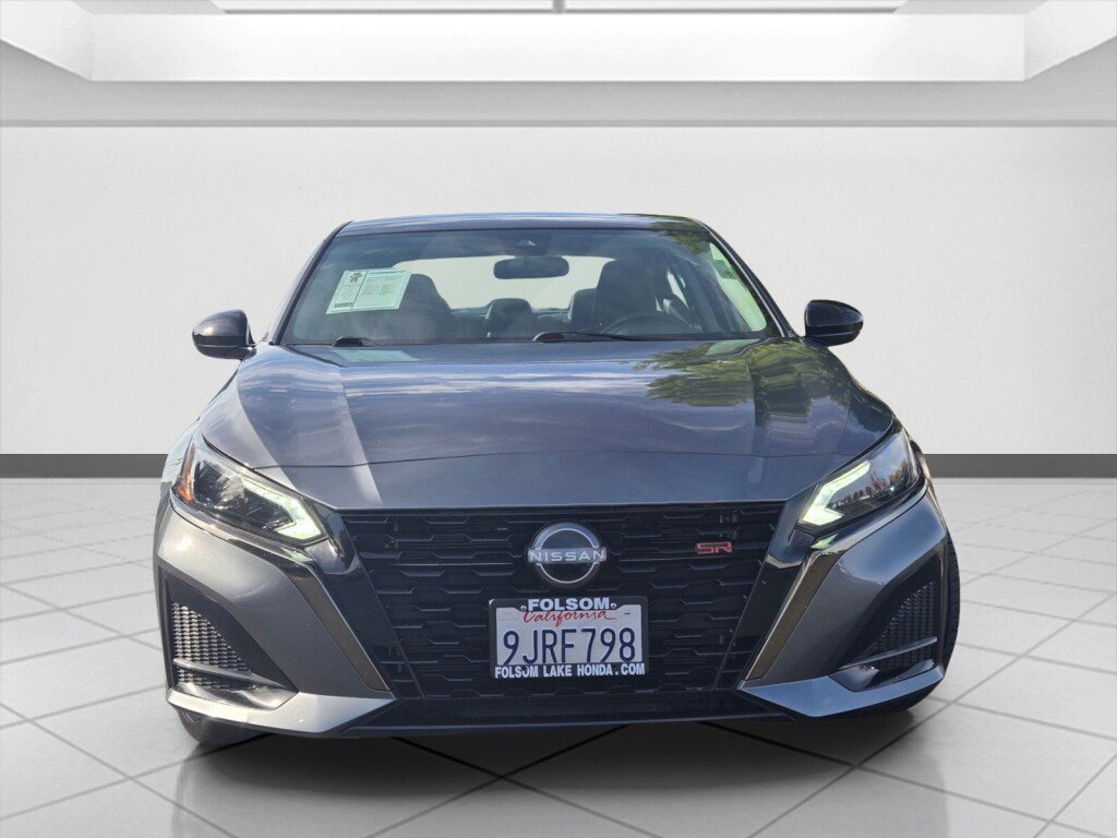 Used 2024 Nissan Altima 2.5 SR image 2
