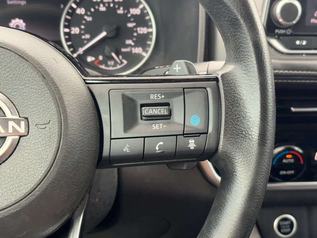 Used 2022 Nissan Rogue SV FWD image 13