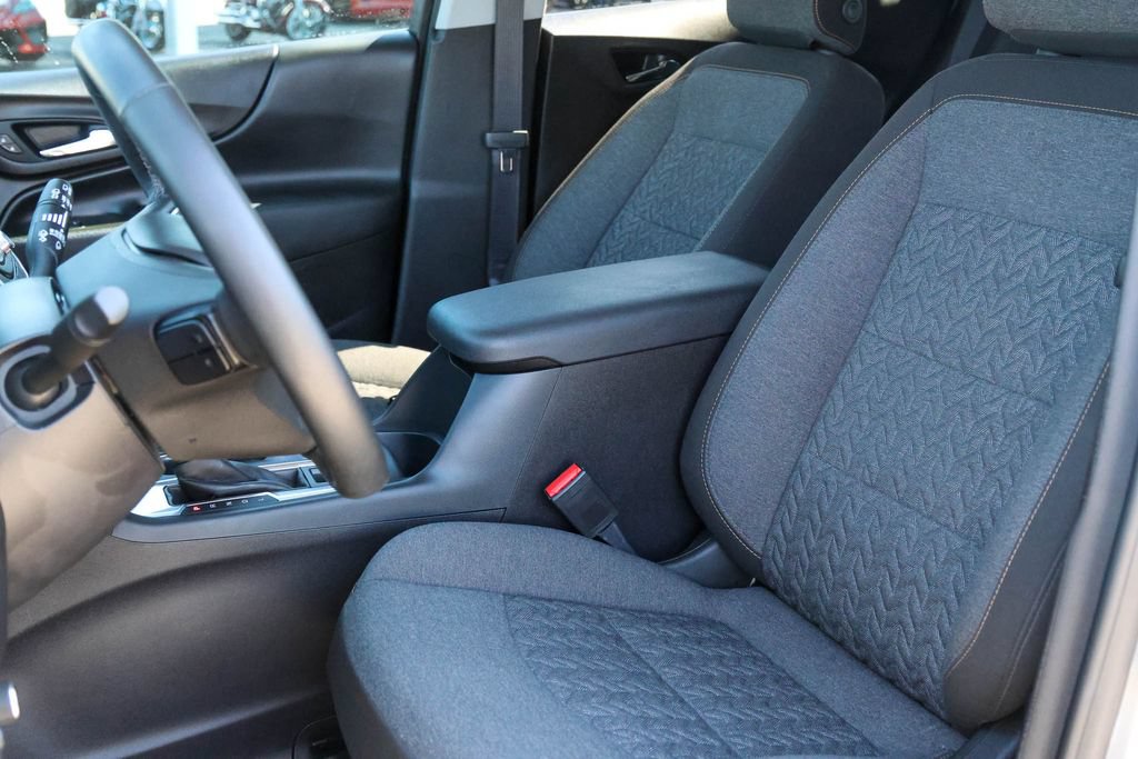 Used 2024 Chevrolet Equinox LT FWD image 5