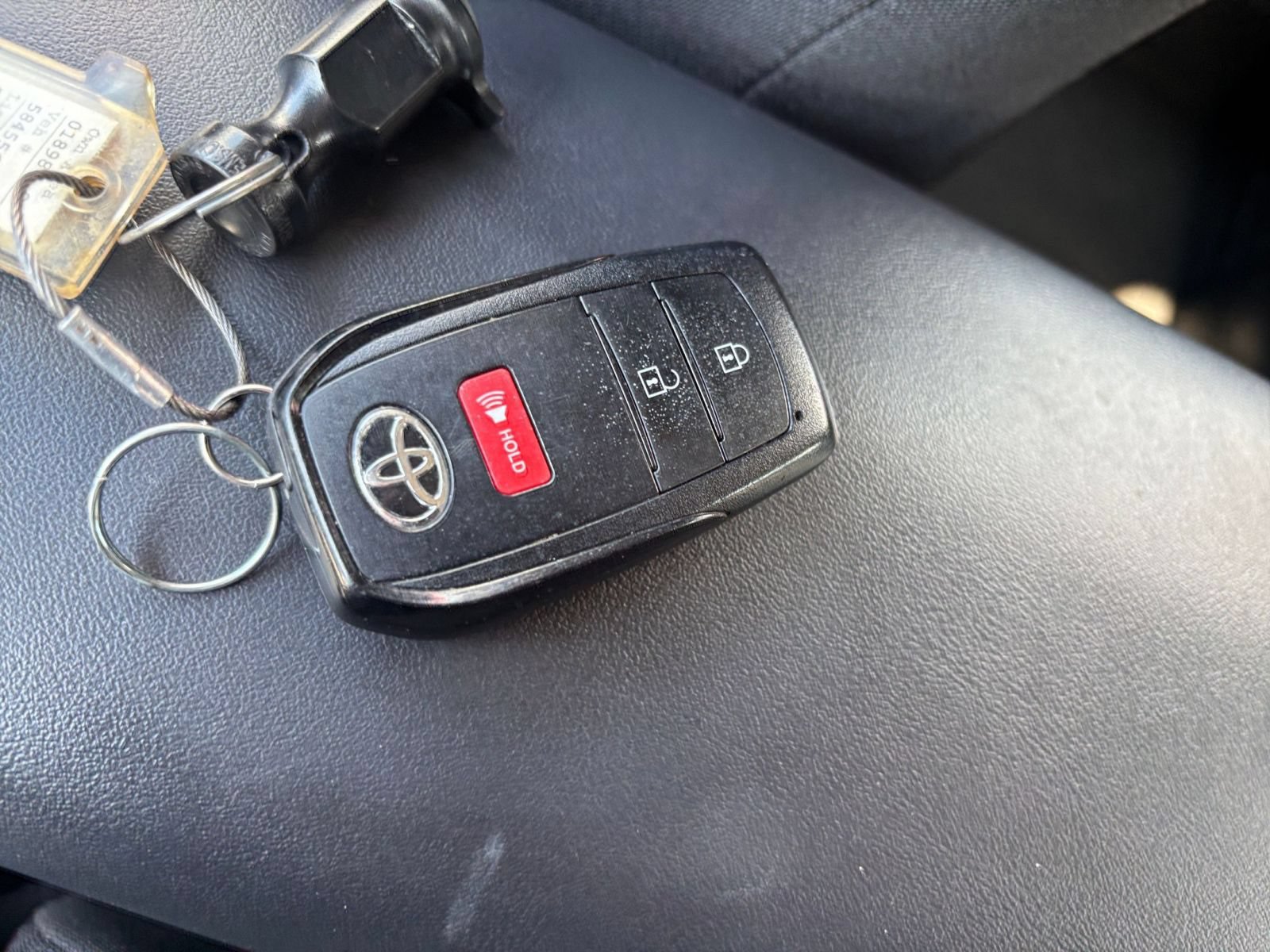 Used 2024 Toyota Prius LE FWD image 21